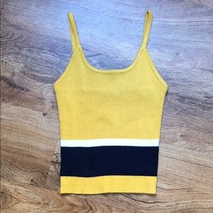 🌊 yellow stretchy crop top 🌊